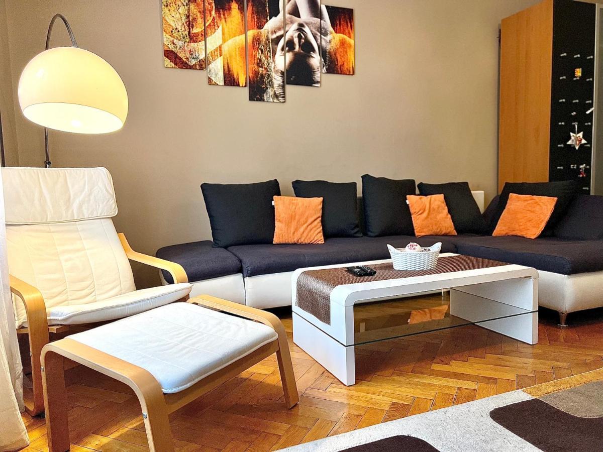 A54: Charming Apartment In The Ruin Bar District Budapest Exterior photo